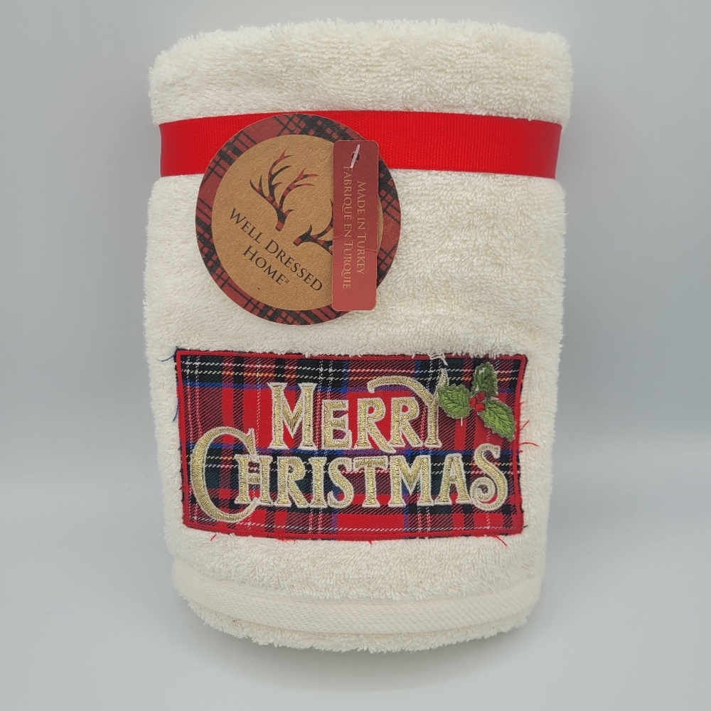 NWT Set of 2 Christmas Hand Towels